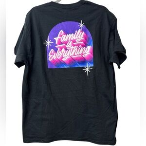 Limited Edition Taco Bell x It’s a Living "Family Is Everything" T-Shirt Size L